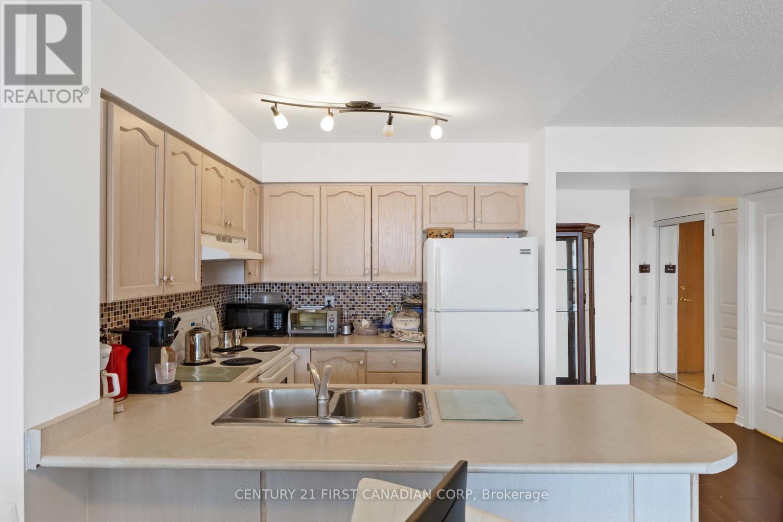 1112 - 9 Northern Hts Drive, Richmond Hill, Ontario  L4B 4M5 - Photo 9 - N13013390