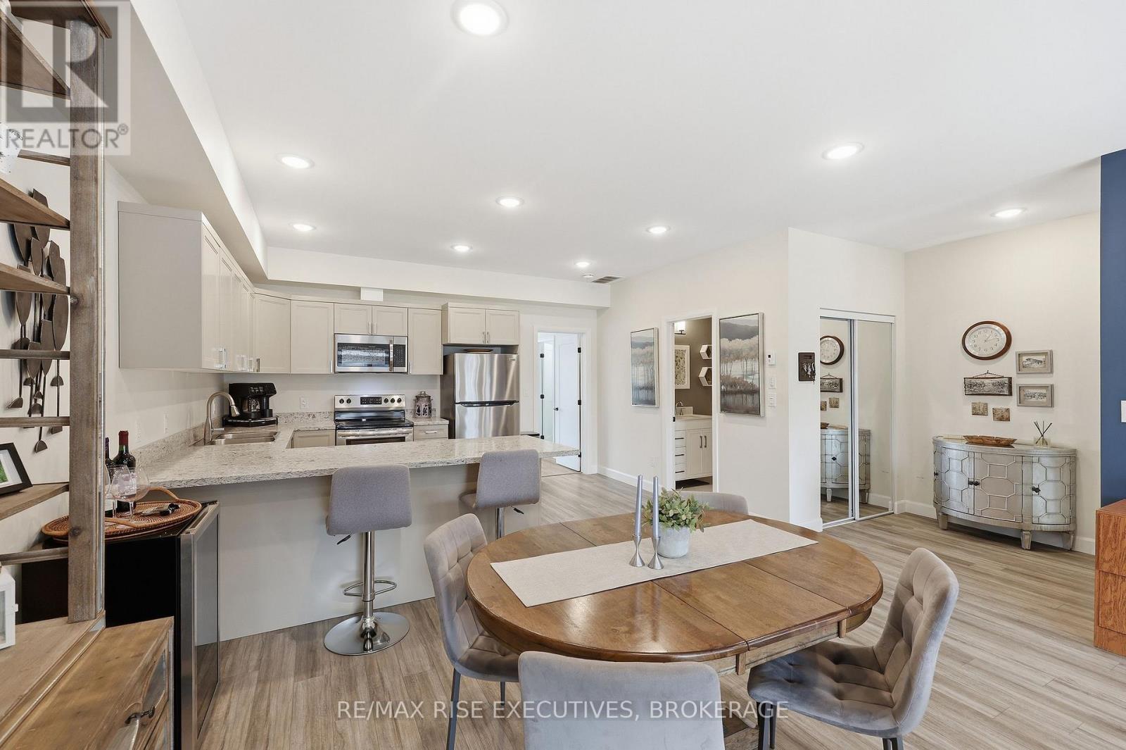 301 - 809 Development Drive, Kingston, Ontario  K7M 0J4 - Photo 3 - X13013182