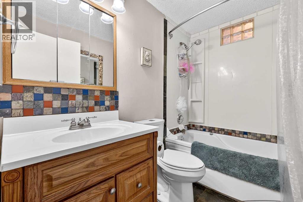 319 Whitney Crescent Se, Calgary, Alberta  T2J 1E7 - Photo 11 - A2297181