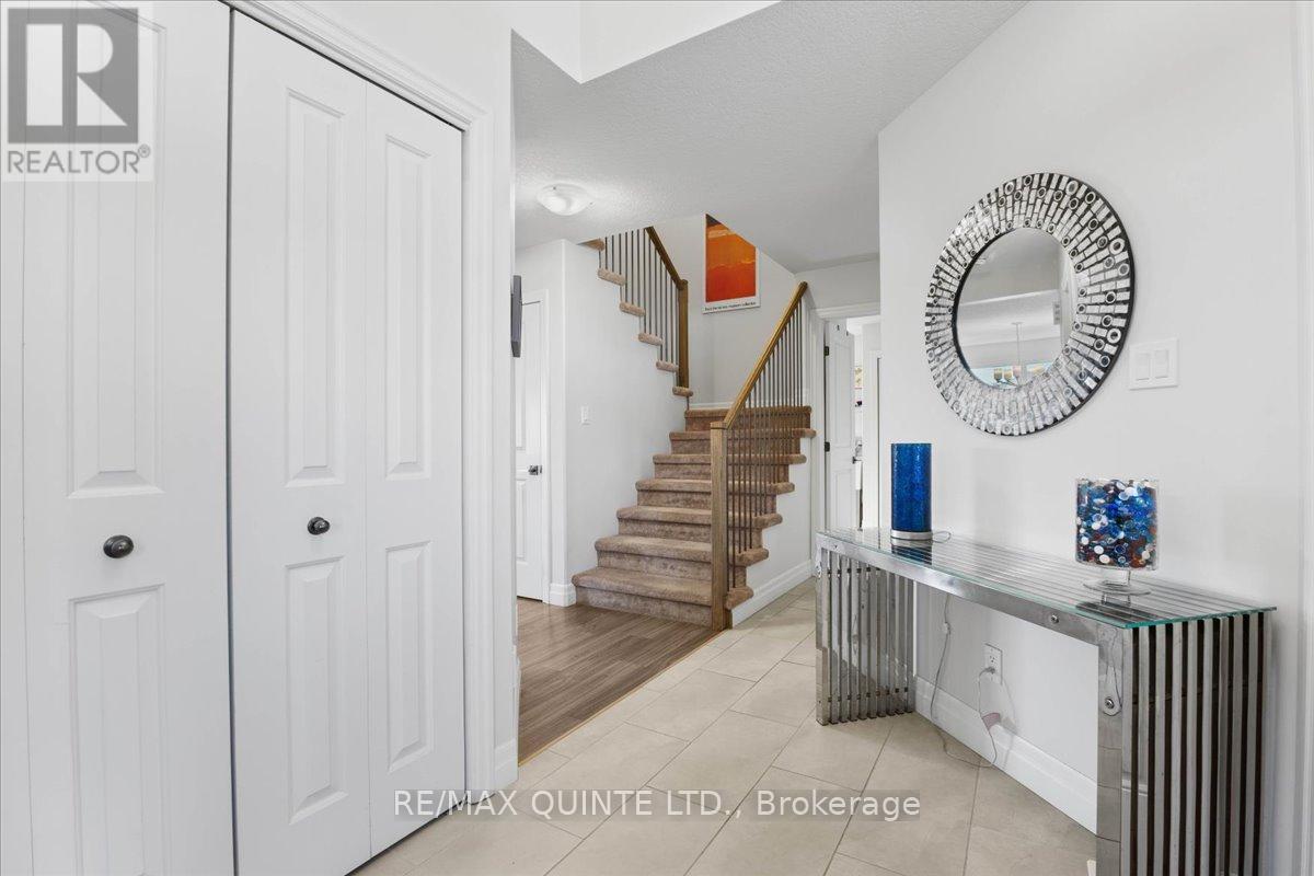 6 Granby Court, Belleville, Ontario  K8N 5W6 - Photo 5 - X13013172