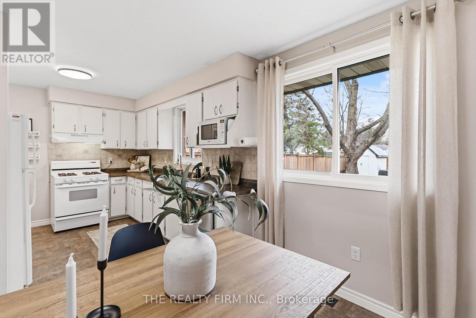 324 Oak Avenue, Strathroy-Caradoc, Ontario  N7G 3T2 - Photo 14 - X13013108