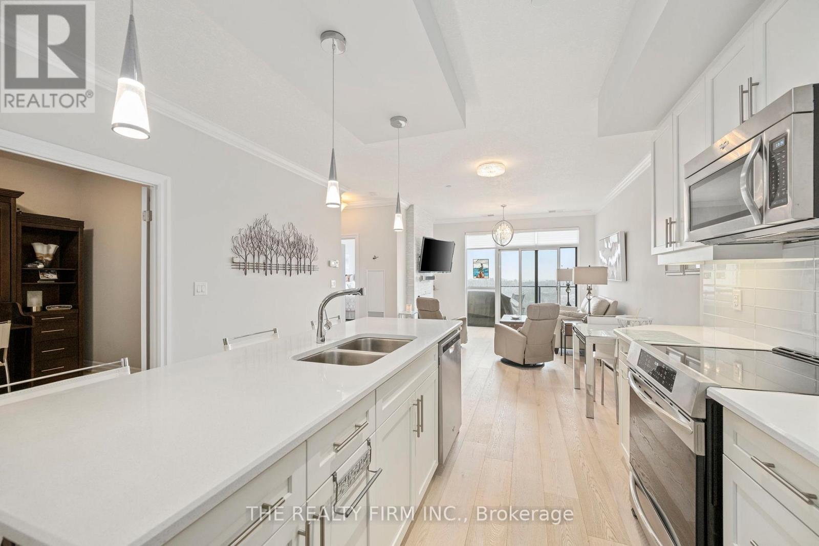 1304 - 240 Villagewalk Boulevard, London North, Ontario  N6G 0P6 - Photo 11 - X13013152