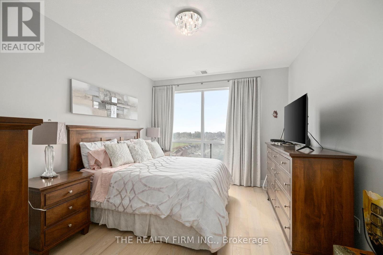 1304 - 240 Villagewalk Boulevard, London North, Ontario  N6G 0P6 - Photo 14 - X13013152