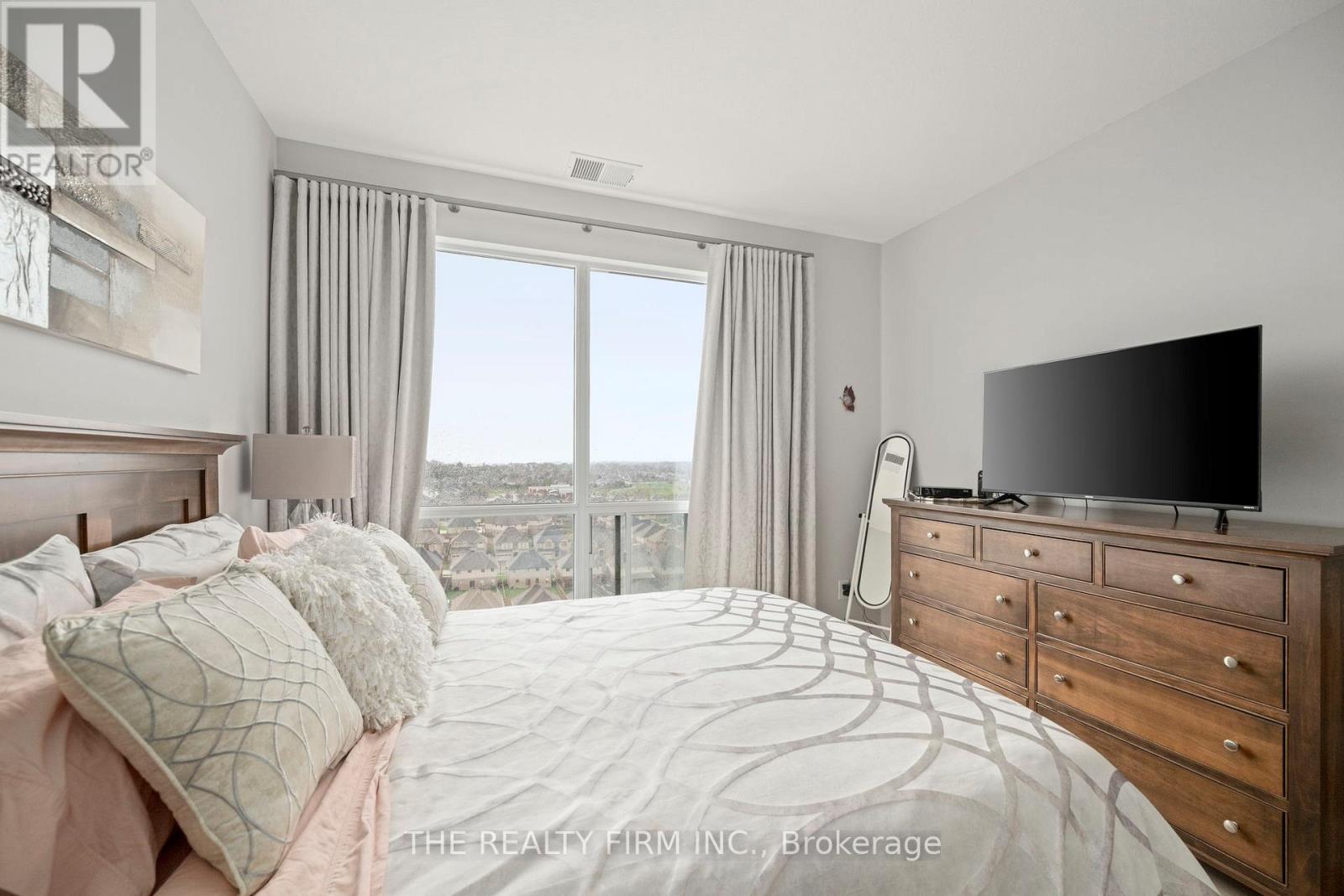 1304 - 240 Villagewalk Boulevard, London North, Ontario  N6G 0P6 - Photo 15 - X13013152