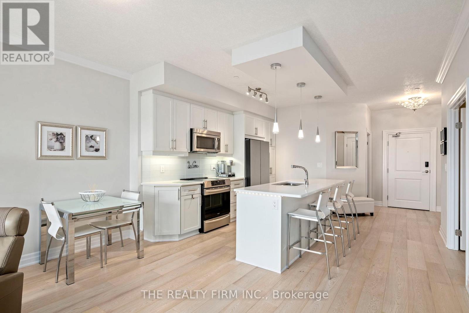 1304 - 240 Villagewalk Boulevard, London North, Ontario  N6G 0P6 - Photo 5 - X13013152