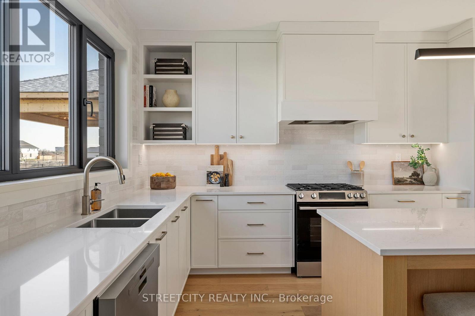 6346 Old Garrison Boulevard, London South, Ontario  N6P 0H3 - Photo 8 - X13013224