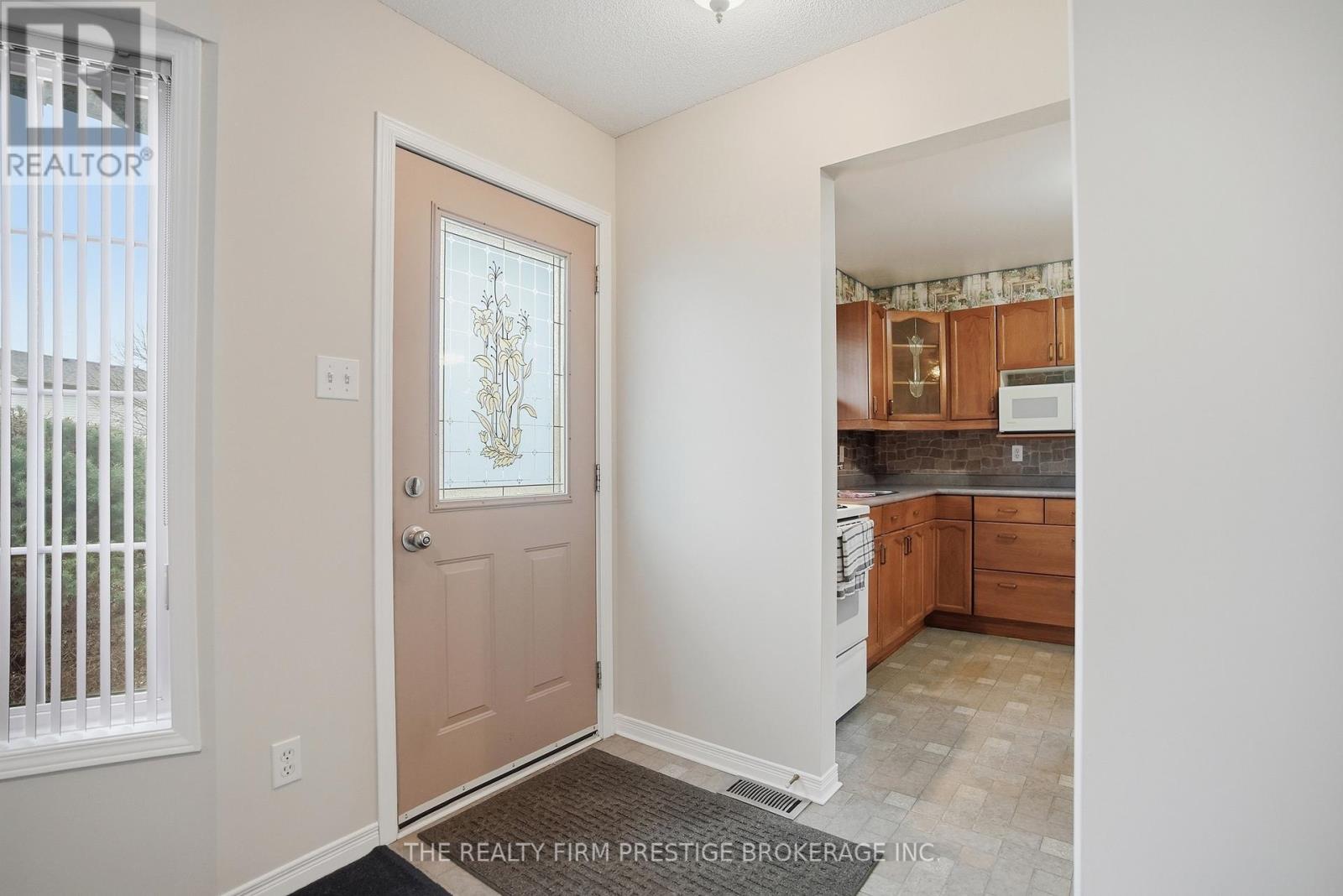 277 Fleming Drive, London East, Ontario  N5V 4Y7 - Photo 3 - X13013332