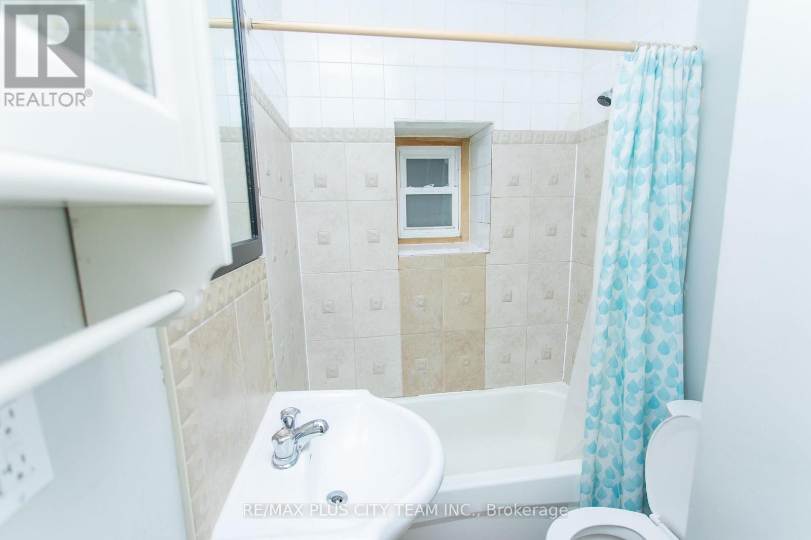 2 - 682 Bathurst Street, Toronto, Ontario  M5S 2R3 - Photo 19 - C13013146