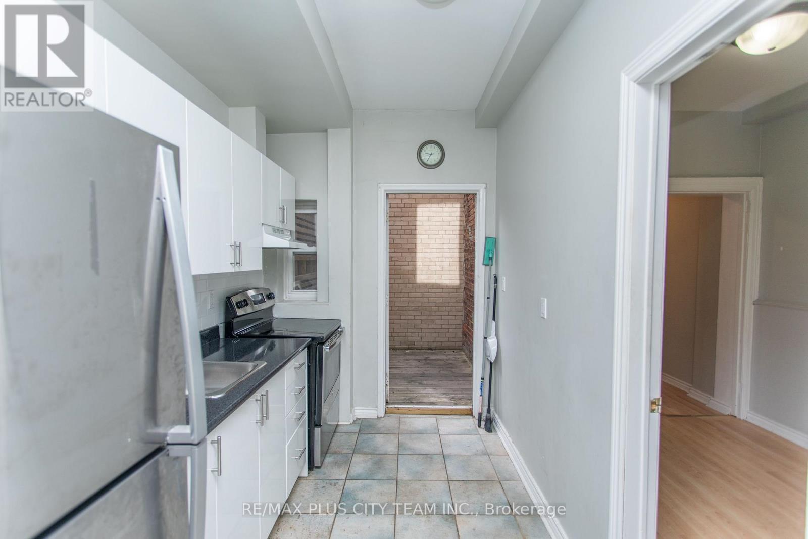 2 - 682 Bathurst Street, Toronto, Ontario  M5S 2R3 - Photo 6 - C13013146
