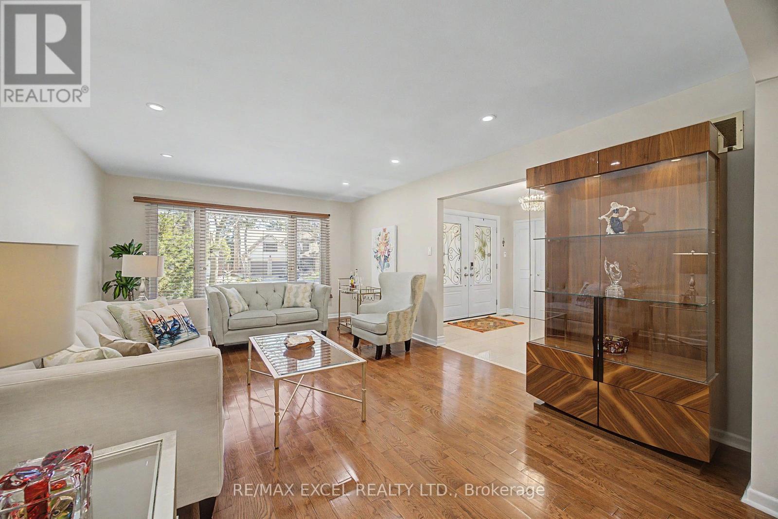 46 Robinter Drive, Toronto, Ontario  M2M 3R2 - Photo 12 - C13013230