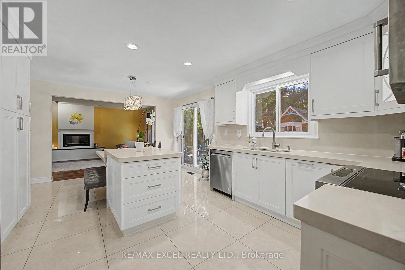 46 Robinter Drive, Toronto, Ontario  M2M 3R2 - Photo 15 - C13013230