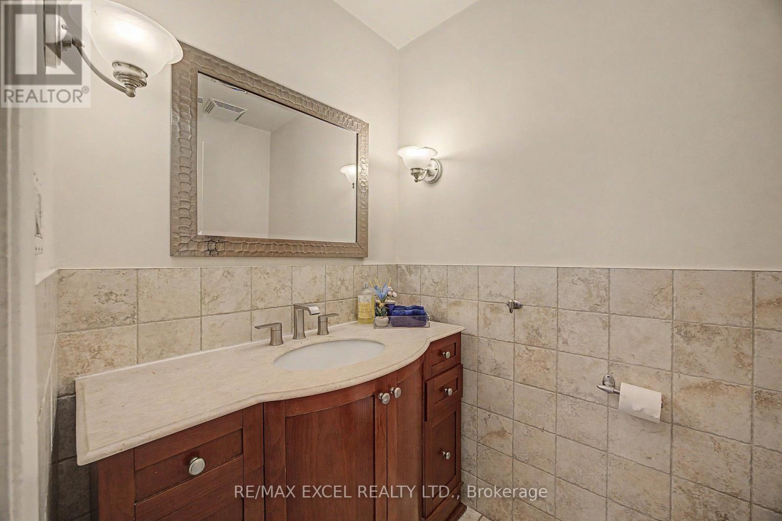 46 Robinter Drive, Toronto, Ontario  M2M 3R2 - Photo 19 - C13013230
