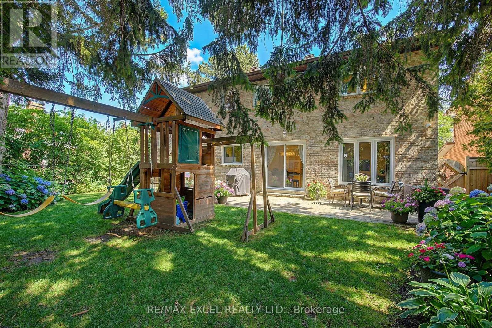 46 Robinter Drive, Toronto, Ontario  M2M 3R2 - Photo 5 - C13013230