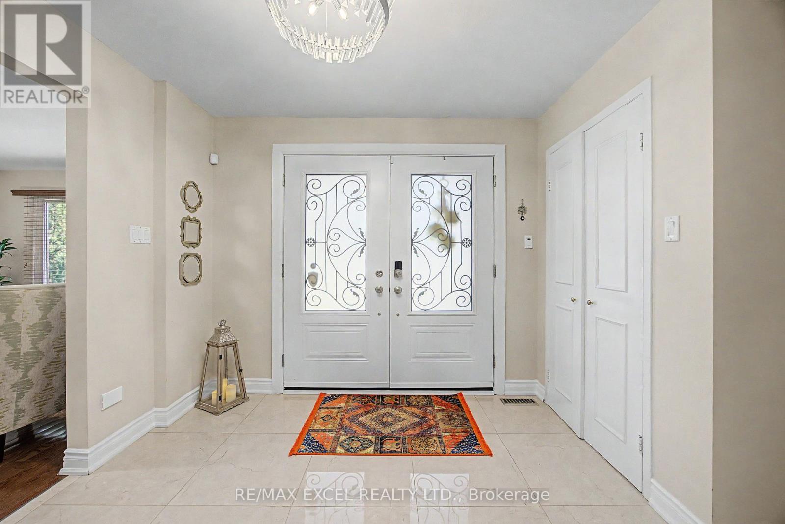 46 Robinter Drive, Toronto, Ontario  M2M 3R2 - Photo 6 - C13013230