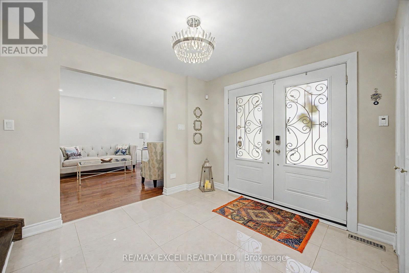 46 Robinter Drive, Toronto, Ontario  M2M 3R2 - Photo 7 - C13013230