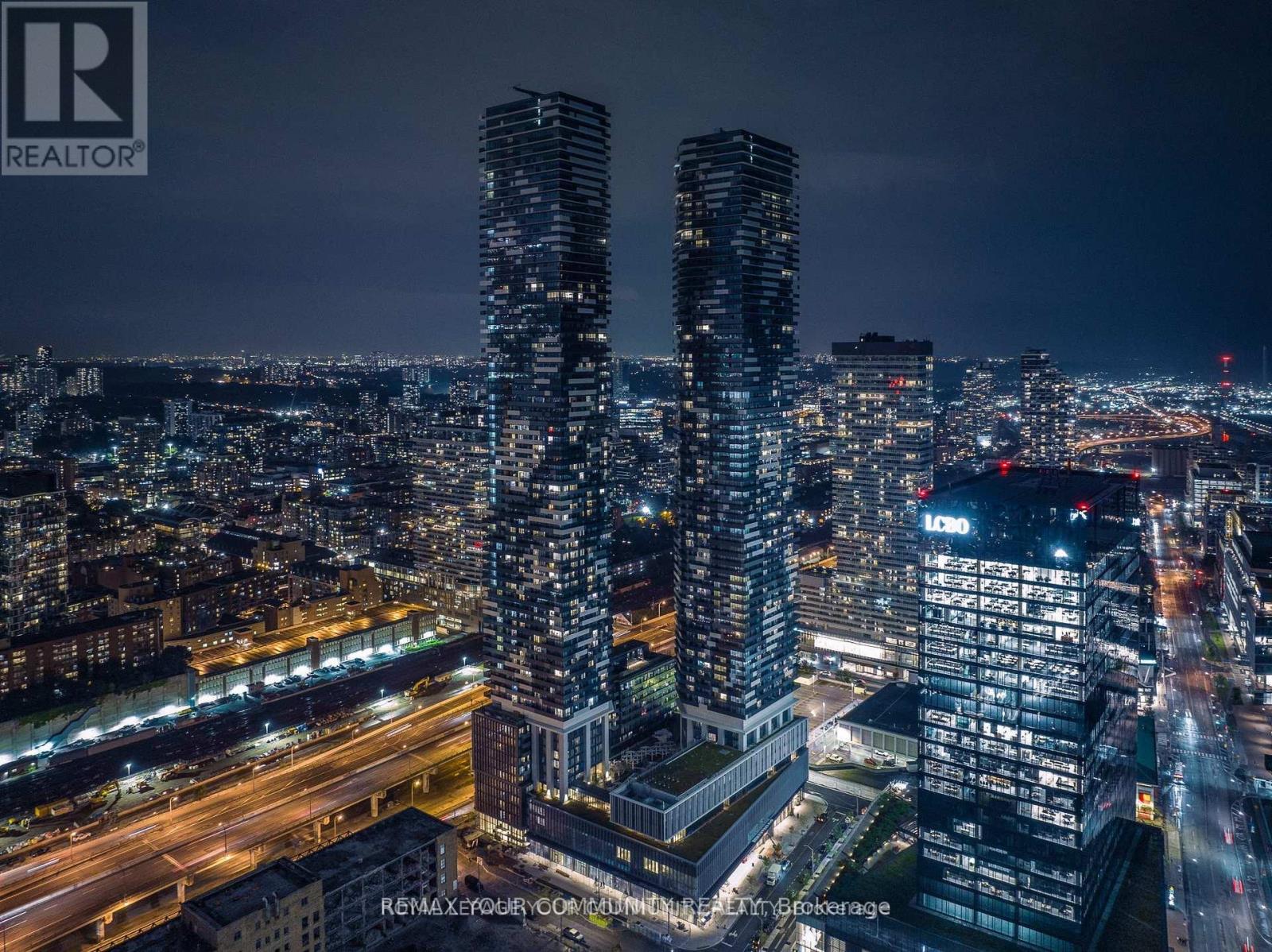 5705 - 138 Downes Street, Toronto, Ontario  M5E 0E4 - Photo 2 - C13013266