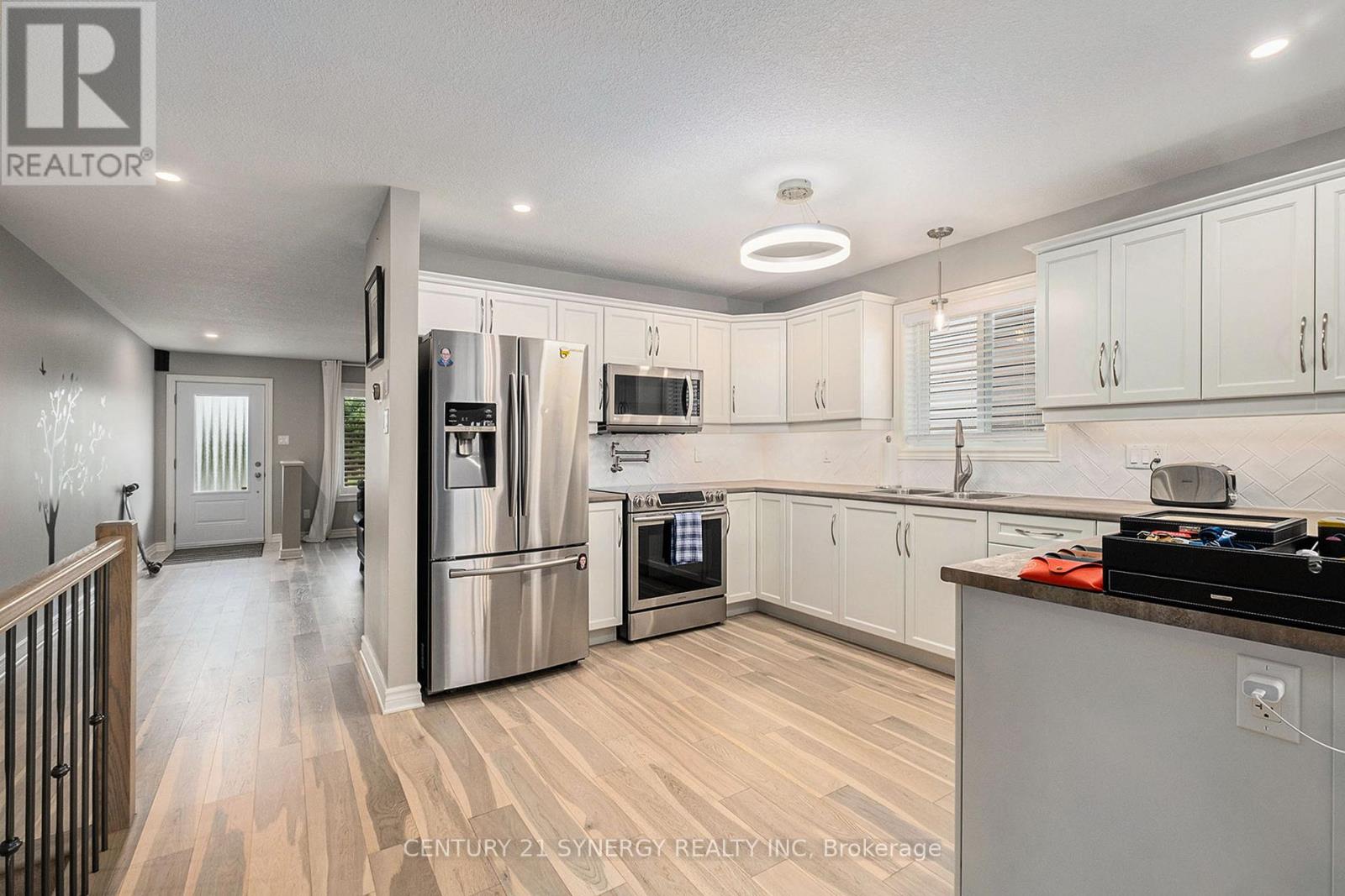 457 Honeyborne Street, Mississippi Mills, Ontario  K0A 1A0 - Photo 8 - X13013124