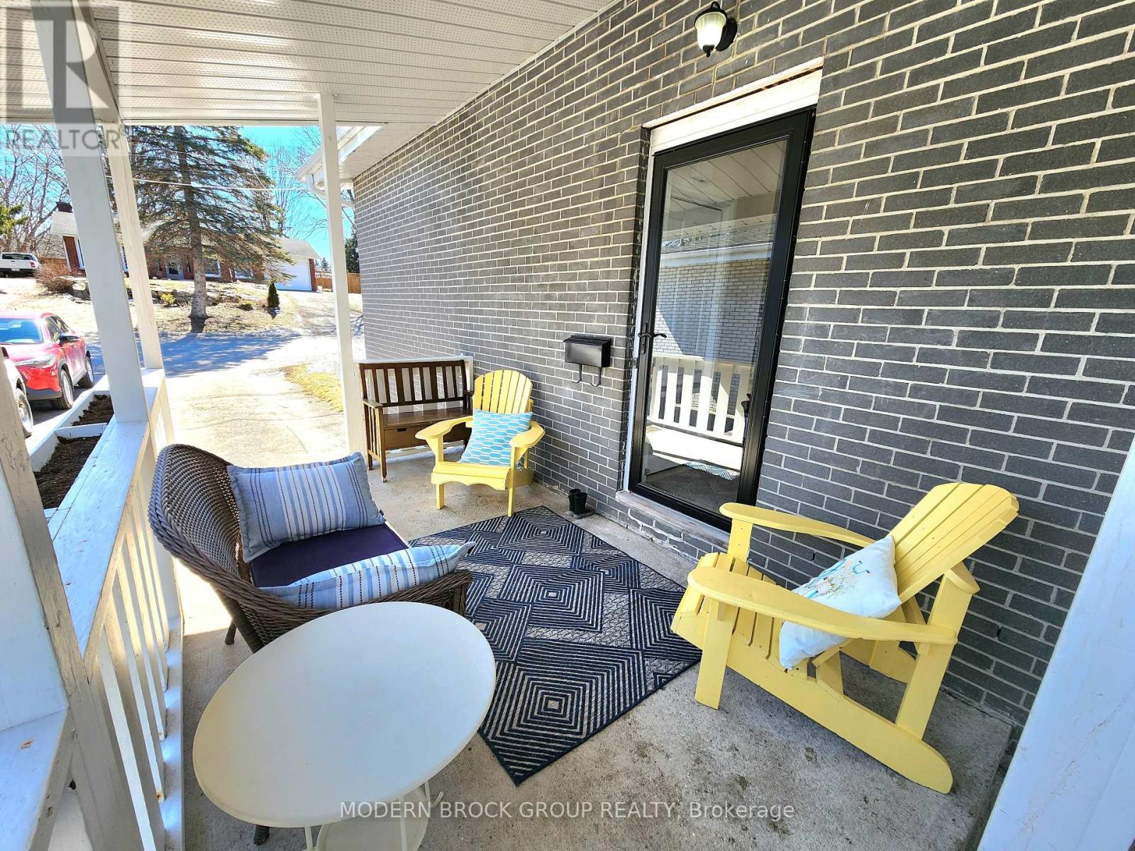 339 Abbott Street, Brockville, Ontario  K6V 4B2 - Photo 4 - X12920442