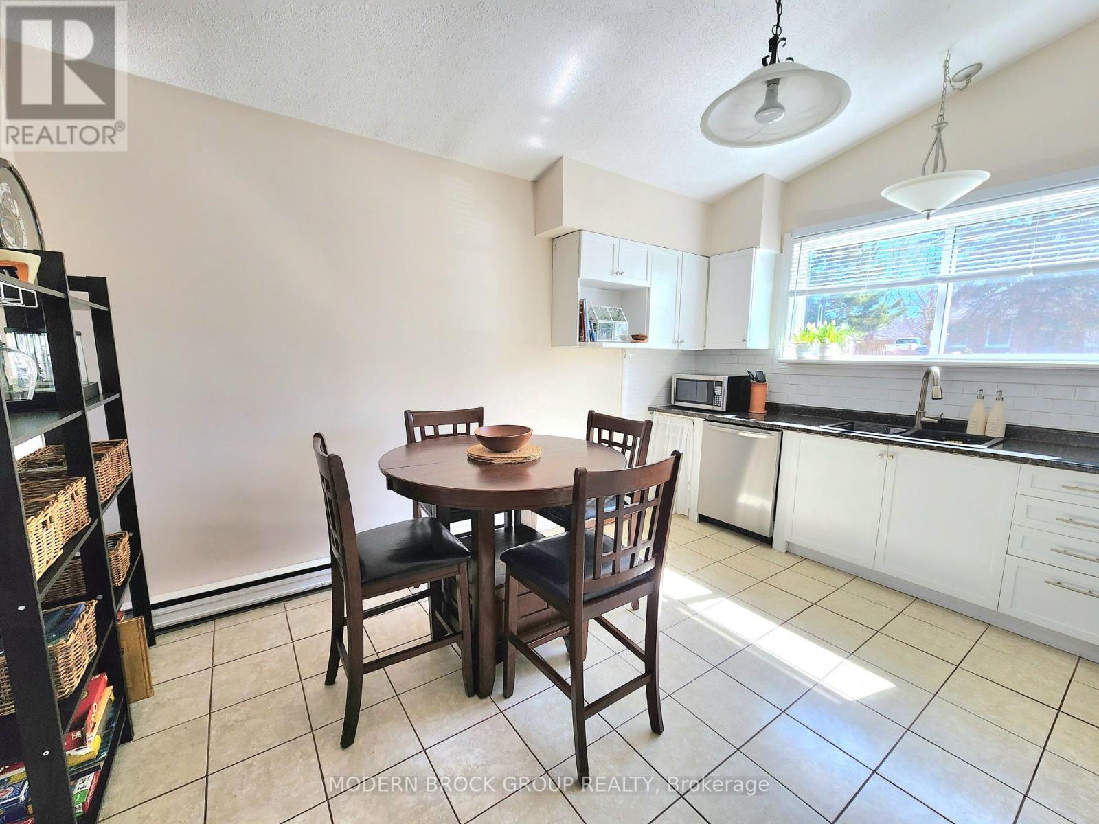 339 Abbott Street, Brockville, Ontario  K6V 4B2 - Photo 8 - X12920442