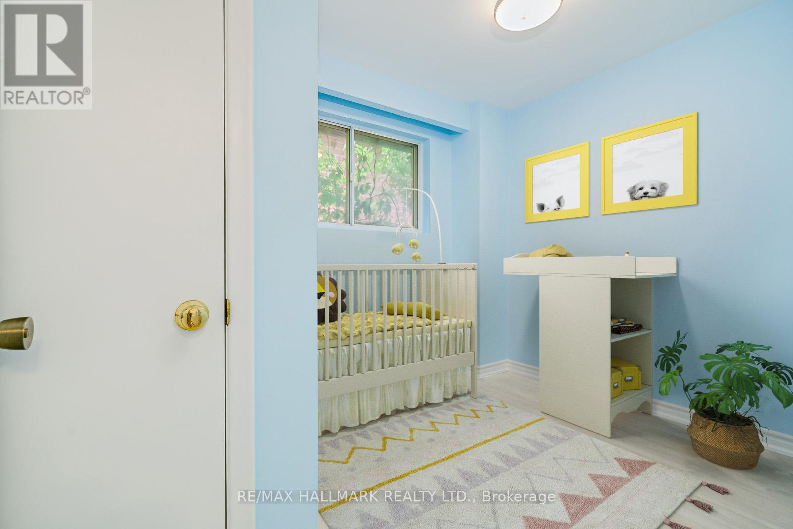 38 Osborne Avenue, Toronto, Ontario  M4E 3A9 - Photo 13 - E13013232