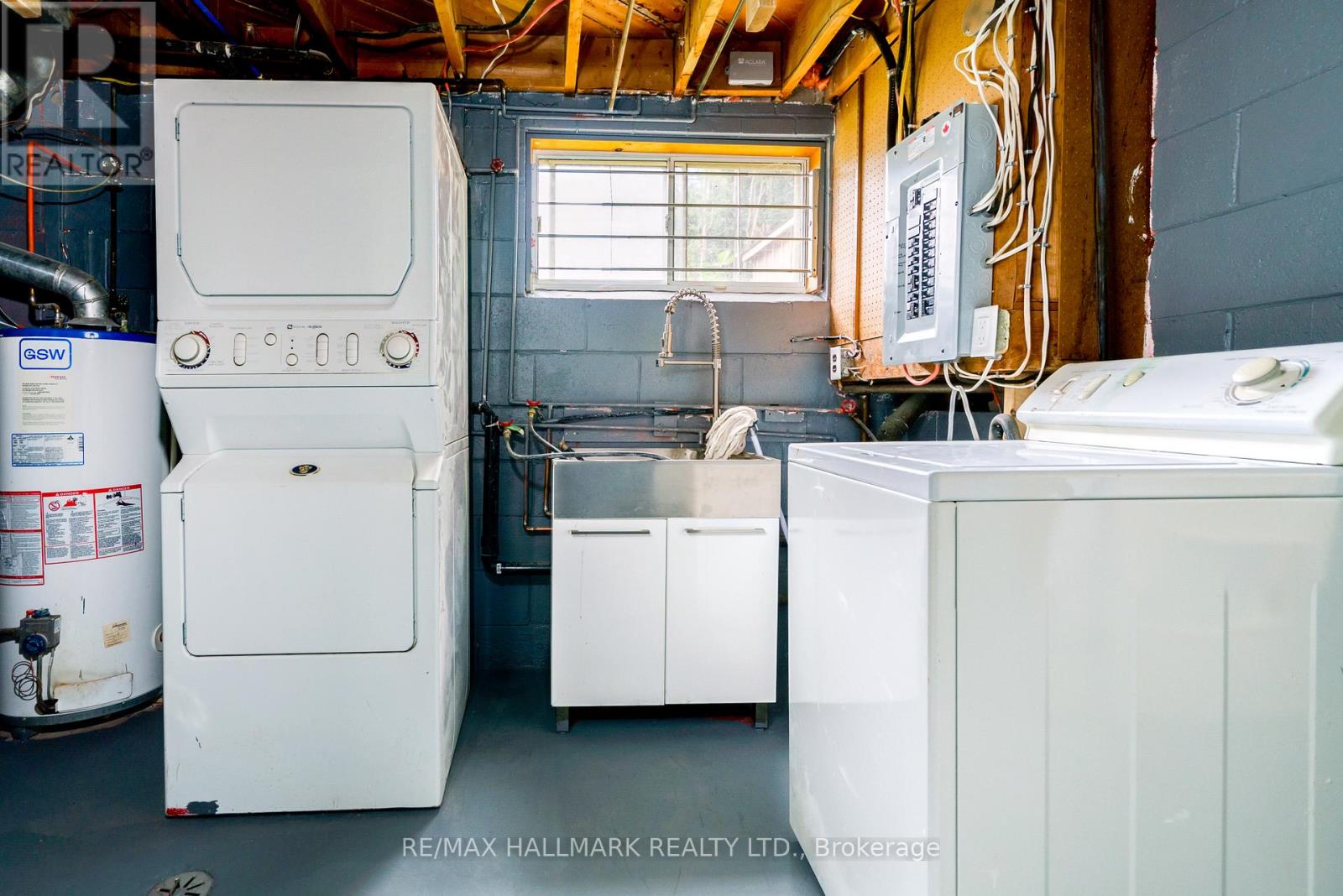 38 Osborne Avenue, Toronto, Ontario  M4E 3A9 - Photo 18 - E13013232