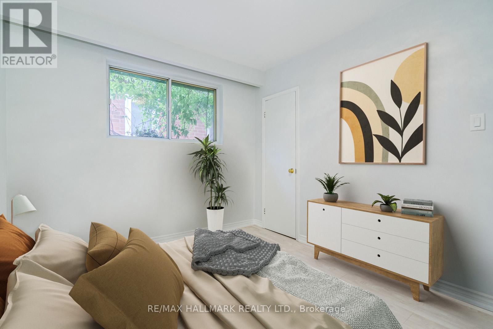 38 Osborne Avenue, Toronto, Ontario  M4E 3A9 - Photo 9 - E13013232