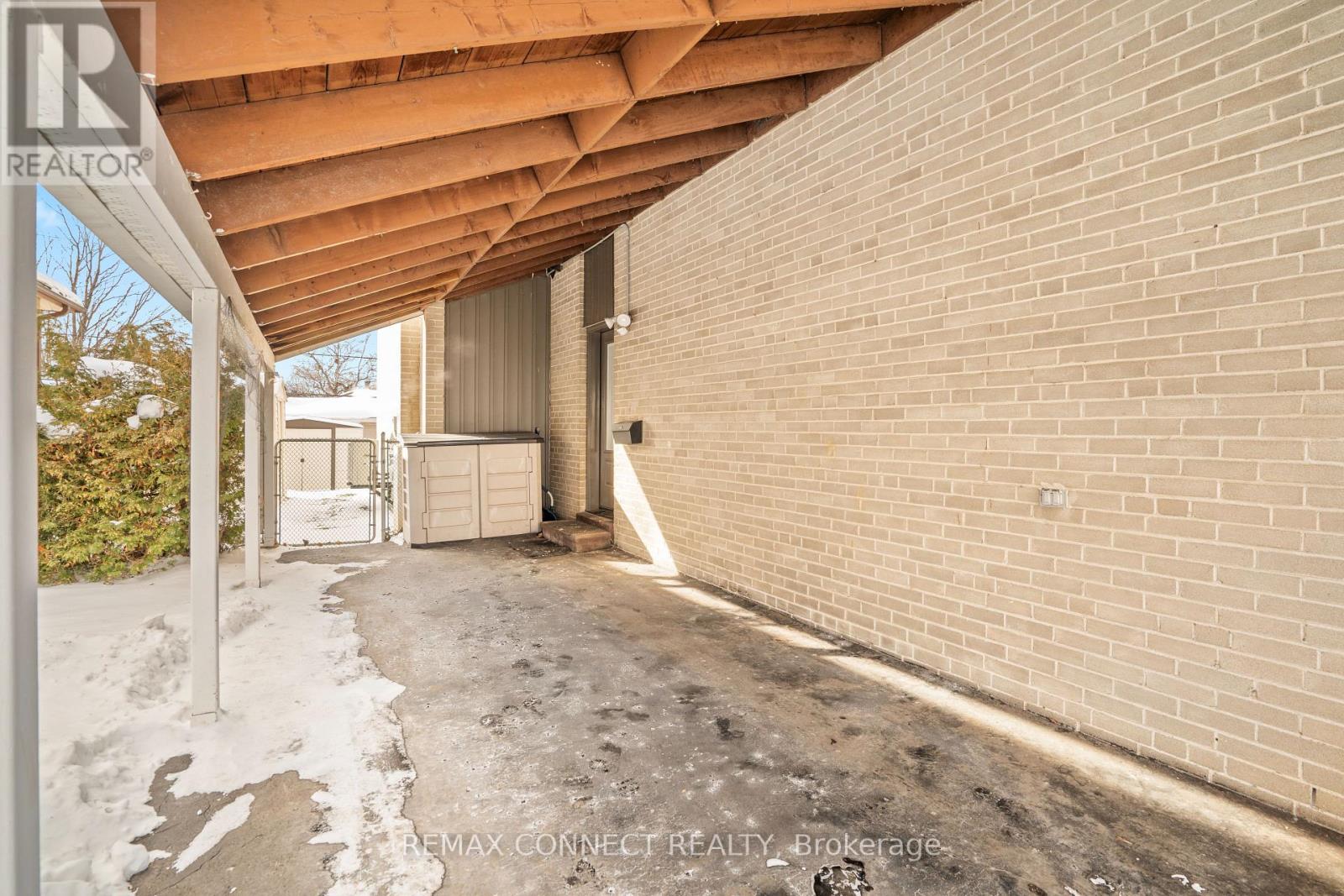 856 Chapleau Drive, Pickering, Ontario  L1W 1P4 - Photo 2 - E13013274