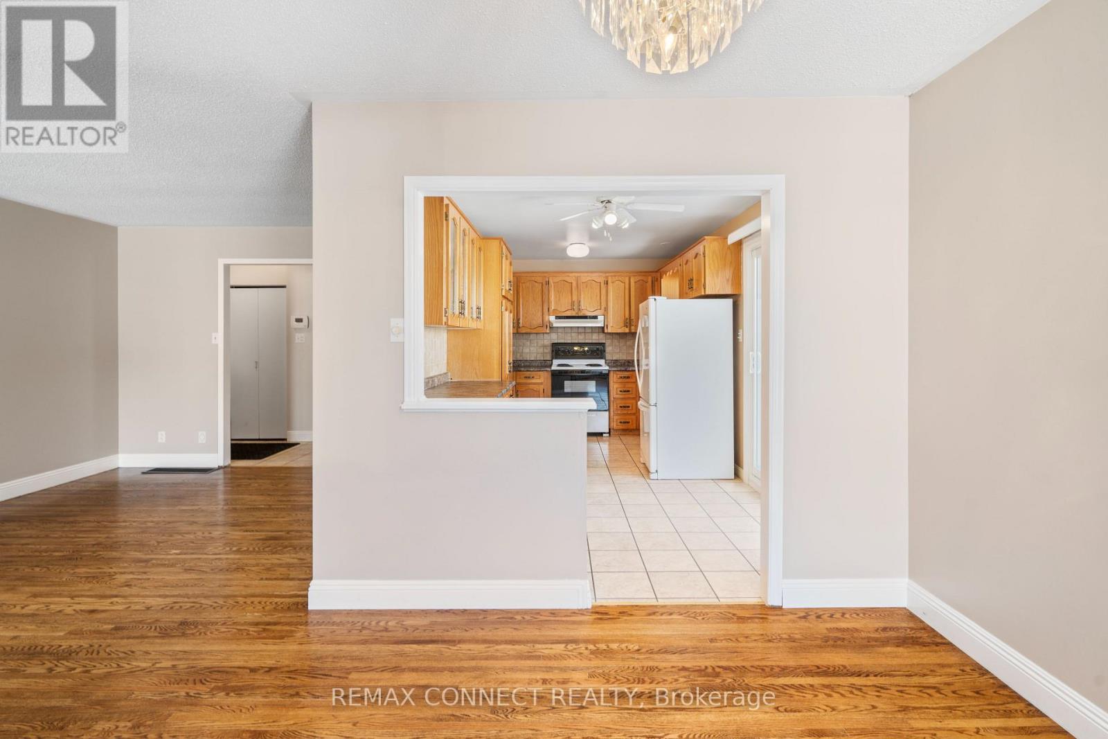 856 Chapleau Drive, Pickering, Ontario  L1W 1P4 - Photo 6 - E13013274