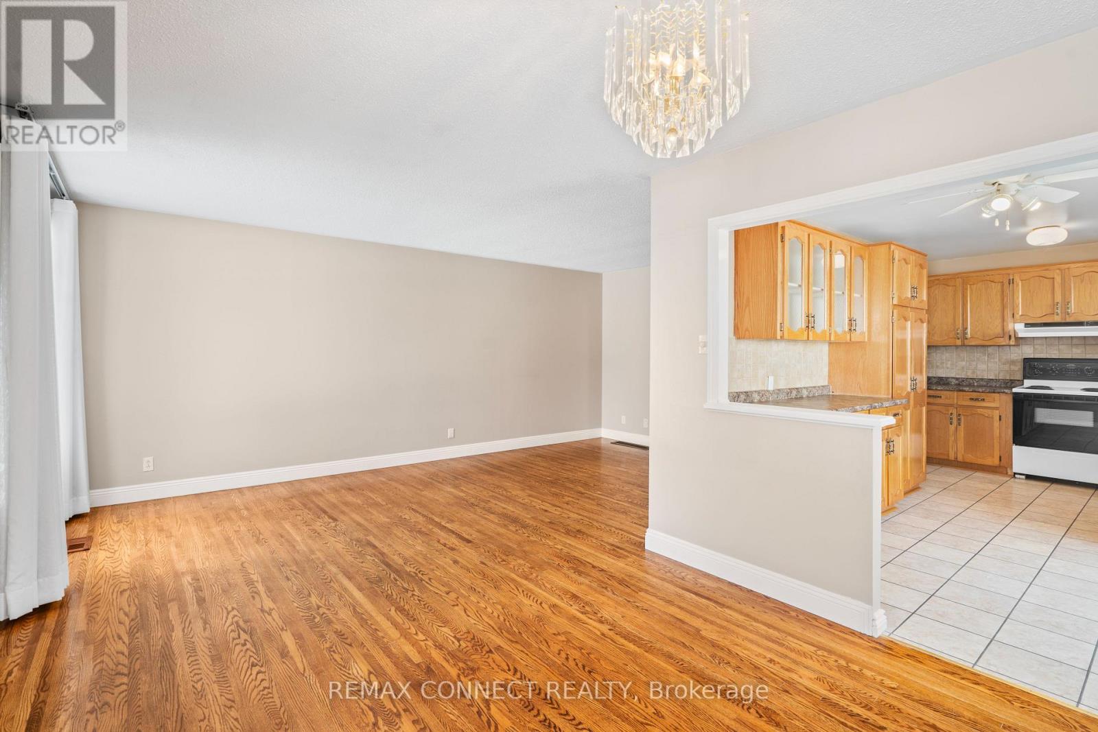 856 Chapleau Drive, Pickering, Ontario  L1W 1P4 - Photo 8 - E13013274