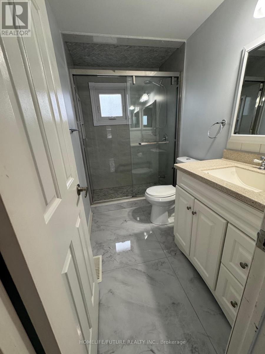 14 Lowder Place, Whitby, Ontario  L1N 8B9 - Photo 10 - E13013358