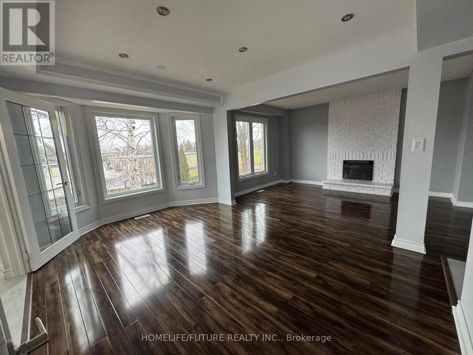 14 Lowder Place, Whitby, Ontario  L1N 8B9 - Photo 4 - E13013358