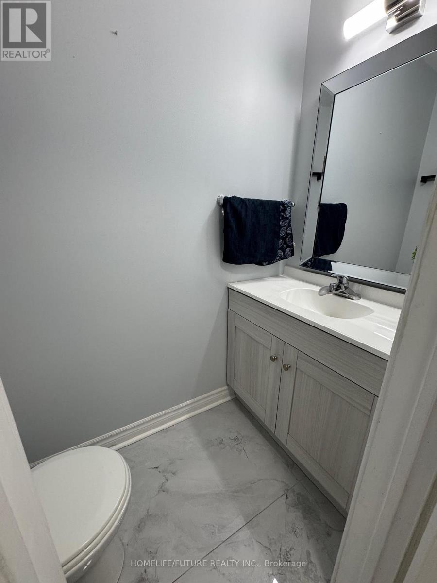 14 Lowder Place, Whitby, Ontario  L1N 8B9 - Photo 8 - E13013358