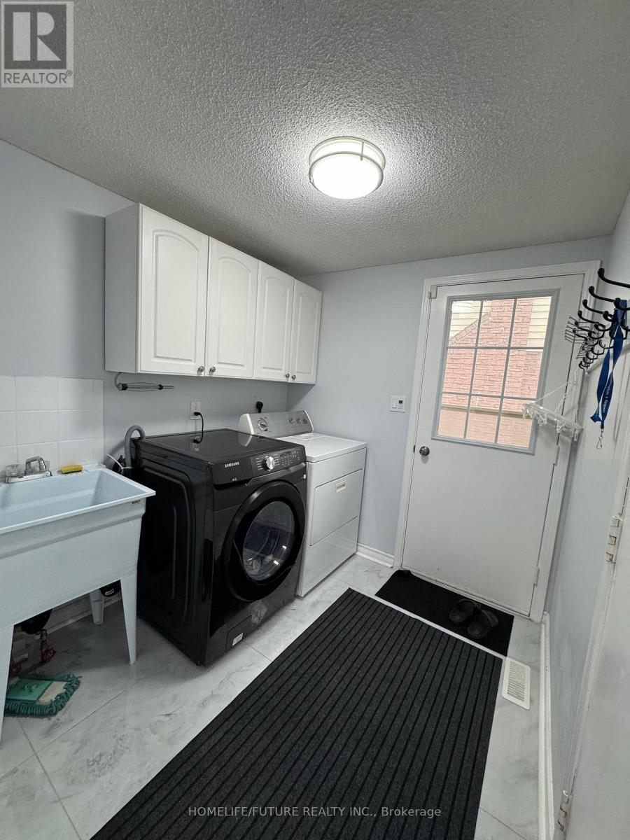 14 Lowder Place, Whitby, Ontario  L1N 8B9 - Photo 9 - E13013358