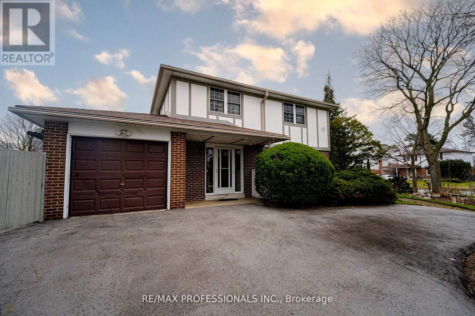 1 BLUEFIN CRESCENT, Toronto, Ontario