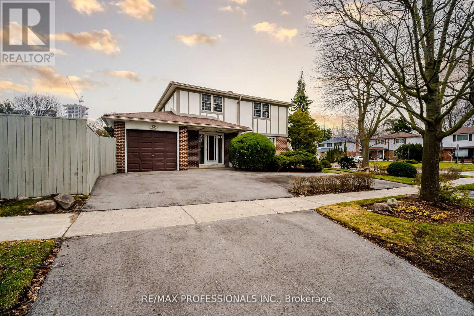 1 Bluefin Crescent, Toronto, Ontario  M1H 2K9 - Photo 2 - E13013360