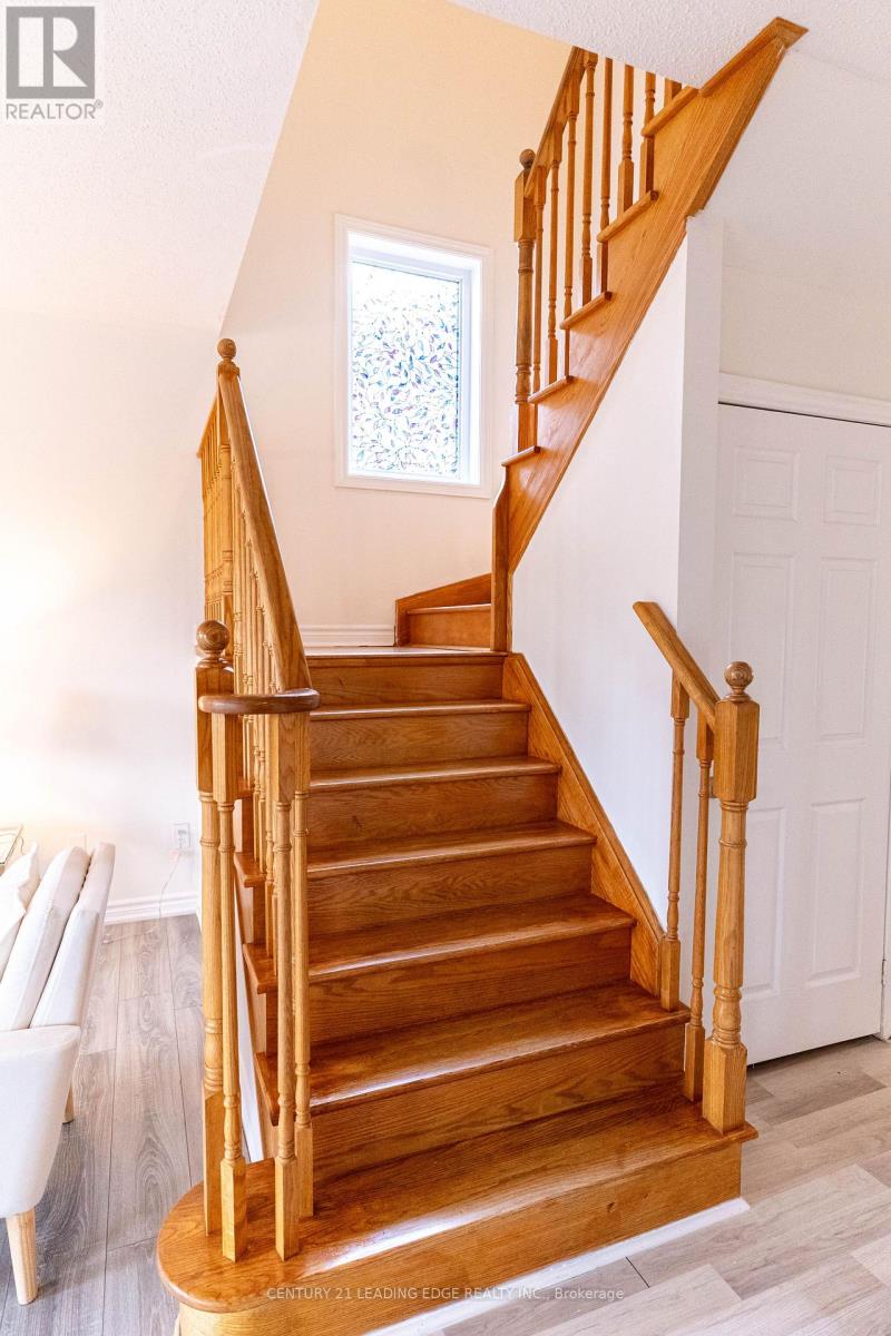 27 Mantz Crescent, Whitby, Ontario  L1R 0L3 - Photo 10 - E12936226