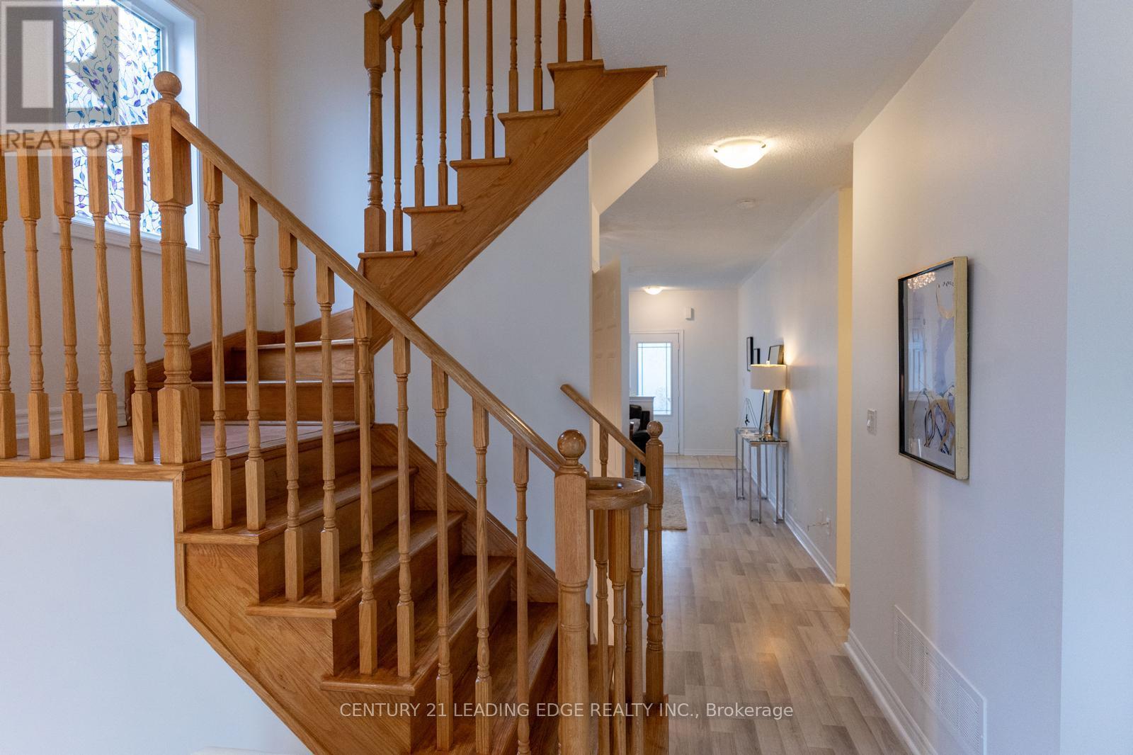 27 Mantz Crescent, Whitby, Ontario  L1R 0L3 - Photo 8 - E12936226