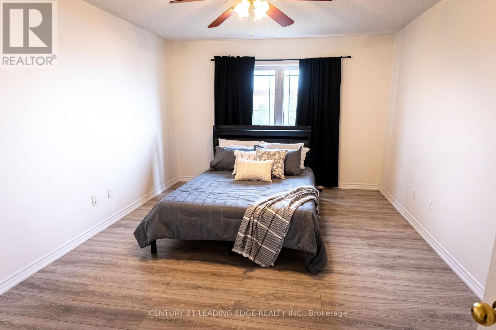 27 Mantz Crescent, Whitby, Ontario  L1R 0L3 - Photo 17 - E12936226