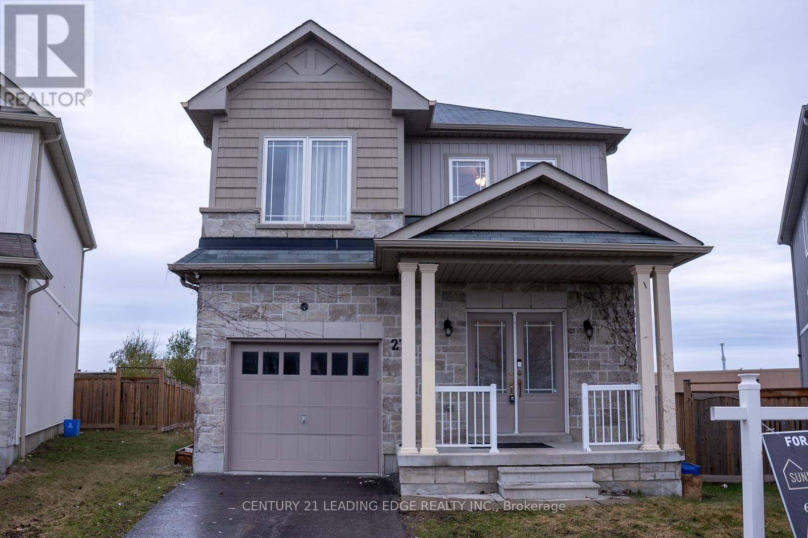 27 Mantz Crescent, Whitby, Ontario  L1R 0L3 - Photo 3 - E12936226