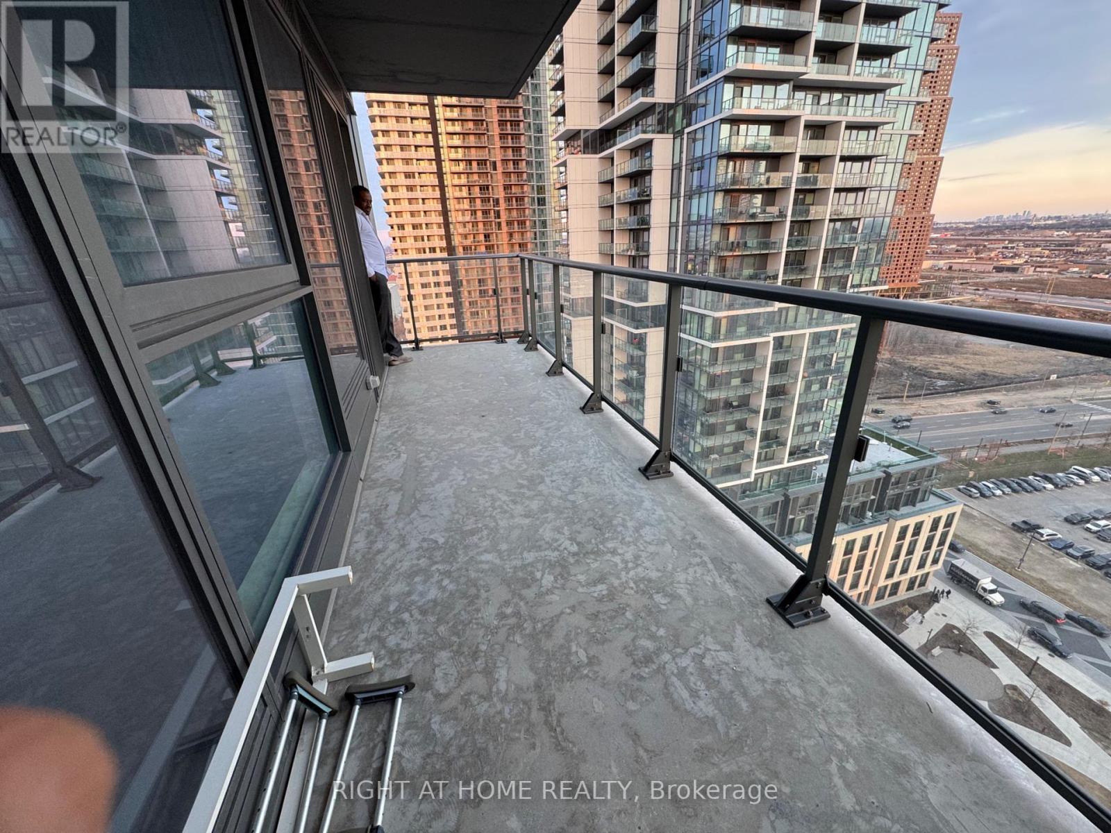 2005 - 1000 Portage Parkway, Vaughan, Ontario  L4K 0L1 - Photo 35 - N13012590