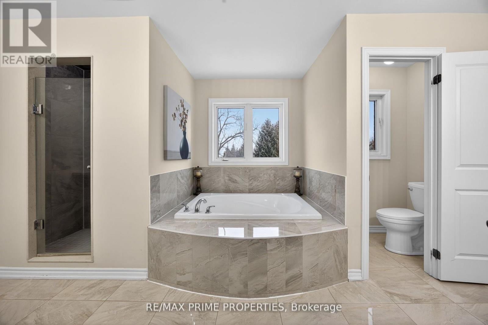 72 Ridge Gate Crescent, East Gwillimbury (Mt Albert), Ontario  L0G 1M0 - Photo 13 - N13013122