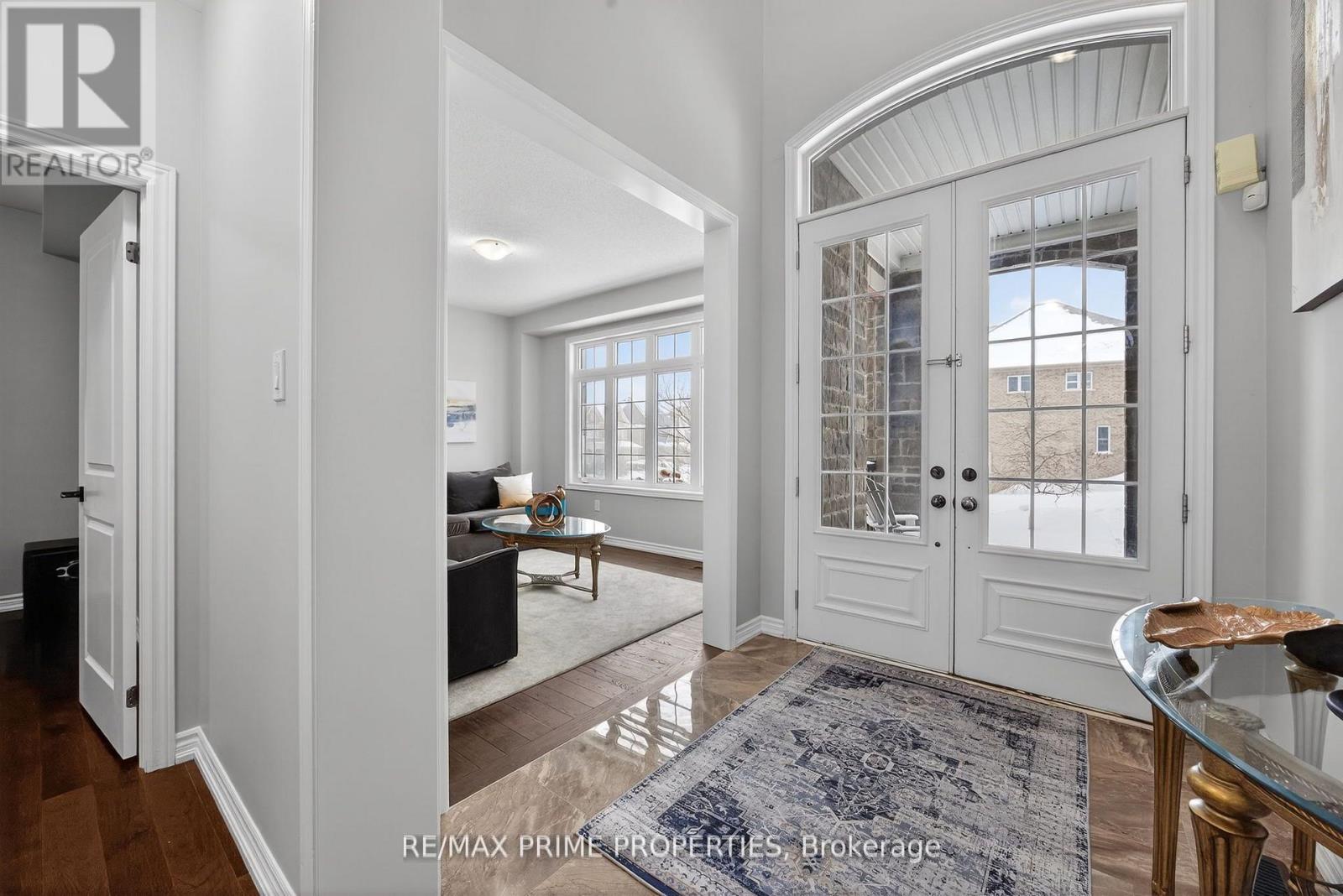 72 Ridge Gate Crescent, East Gwillimbury (Mt Albert), Ontario  L0G 1M0 - Photo 2 - N13013122