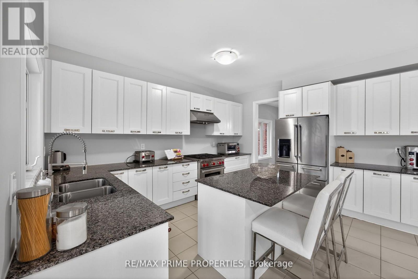 72 Ridge Gate Crescent, East Gwillimbury (Mt Albert), Ontario  L0G 1M0 - Photo 7 - N13013122