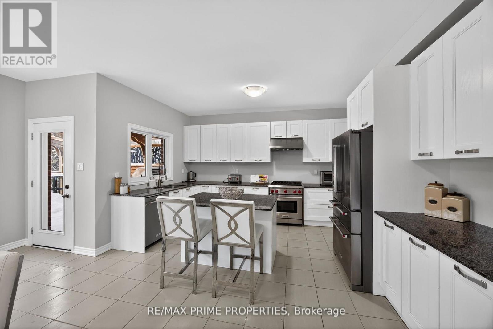 72 Ridge Gate Crescent, East Gwillimbury (Mt Albert), Ontario  L0G 1M0 - Photo 9 - N13013122