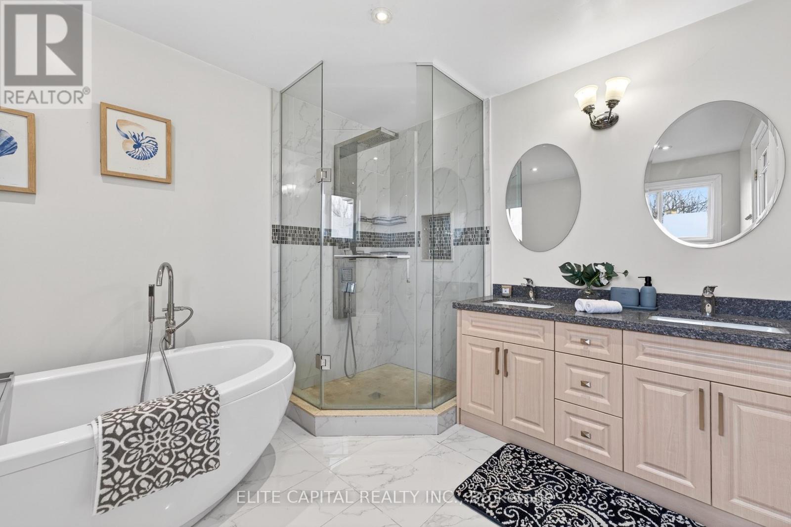 100 Bernard Avenue, Richmond Hill, Ontario  L4C 9Z5 - Photo 25 - N13013244