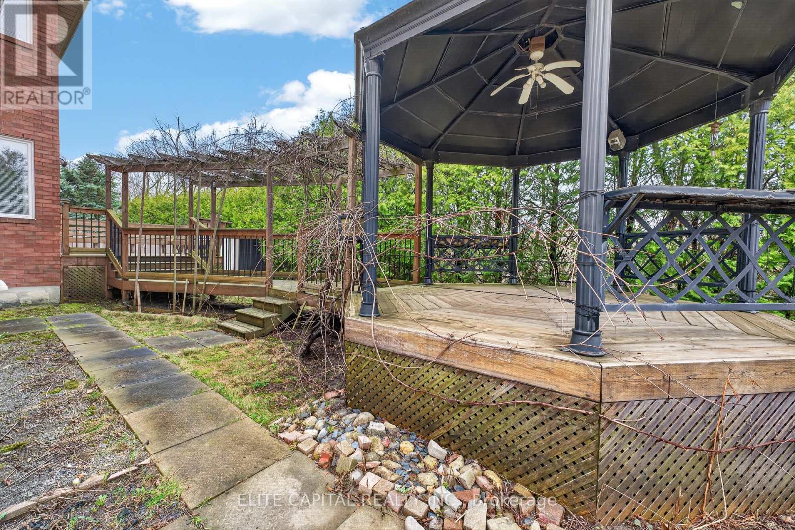 100 Bernard Avenue, Richmond Hill, Ontario  L4C 9Z5 - Photo 46 - N13013244