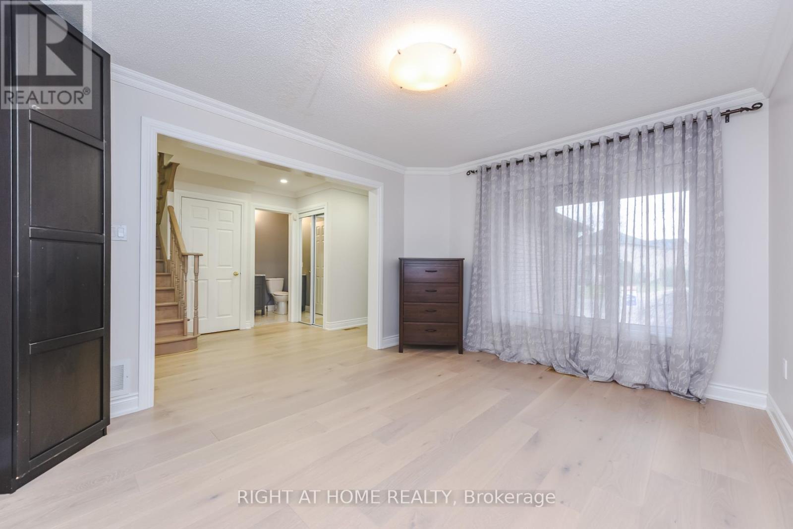 105 Panorama Crescent, Vaughan, Ontario  L4H 1J9 - Photo 4 - N13013300