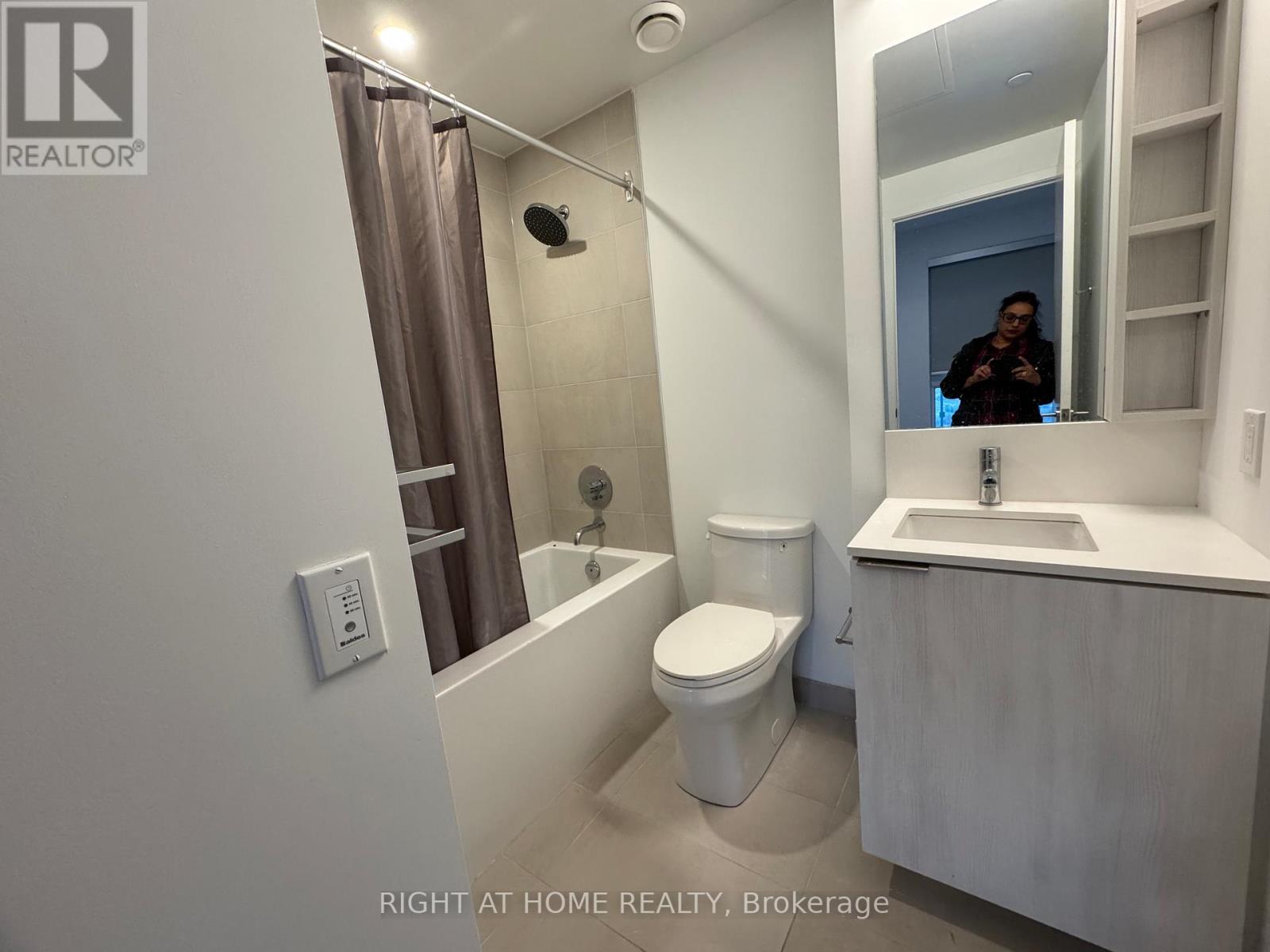 2005 - 1000 Portage Parkway, Vaughan, Ontario  L4K 0L1 - Photo 27 - N13012590