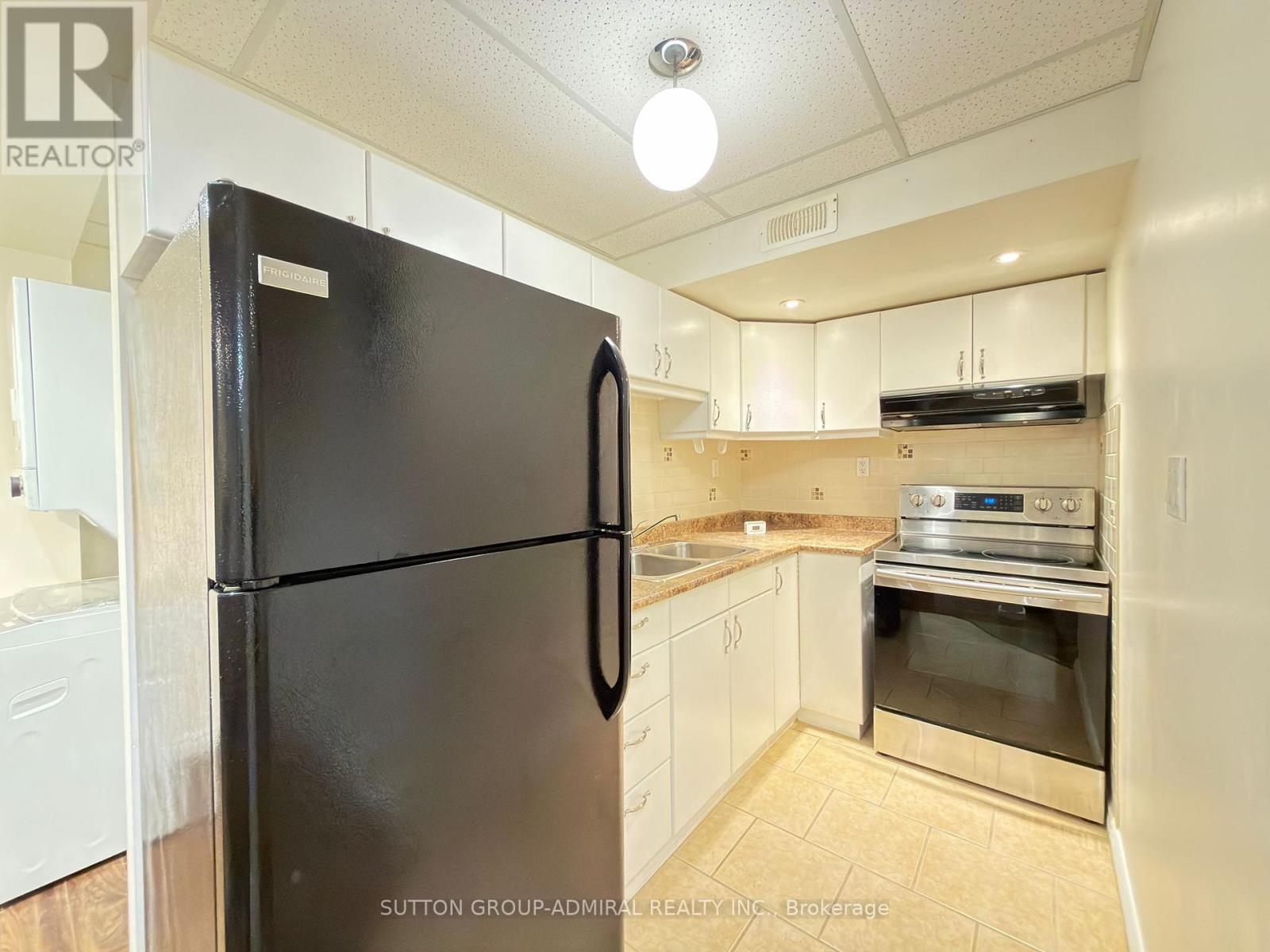 20 Aztec Court, Richmond Hill, Ontario  L4S 2W6 - Photo 5 - N13013336