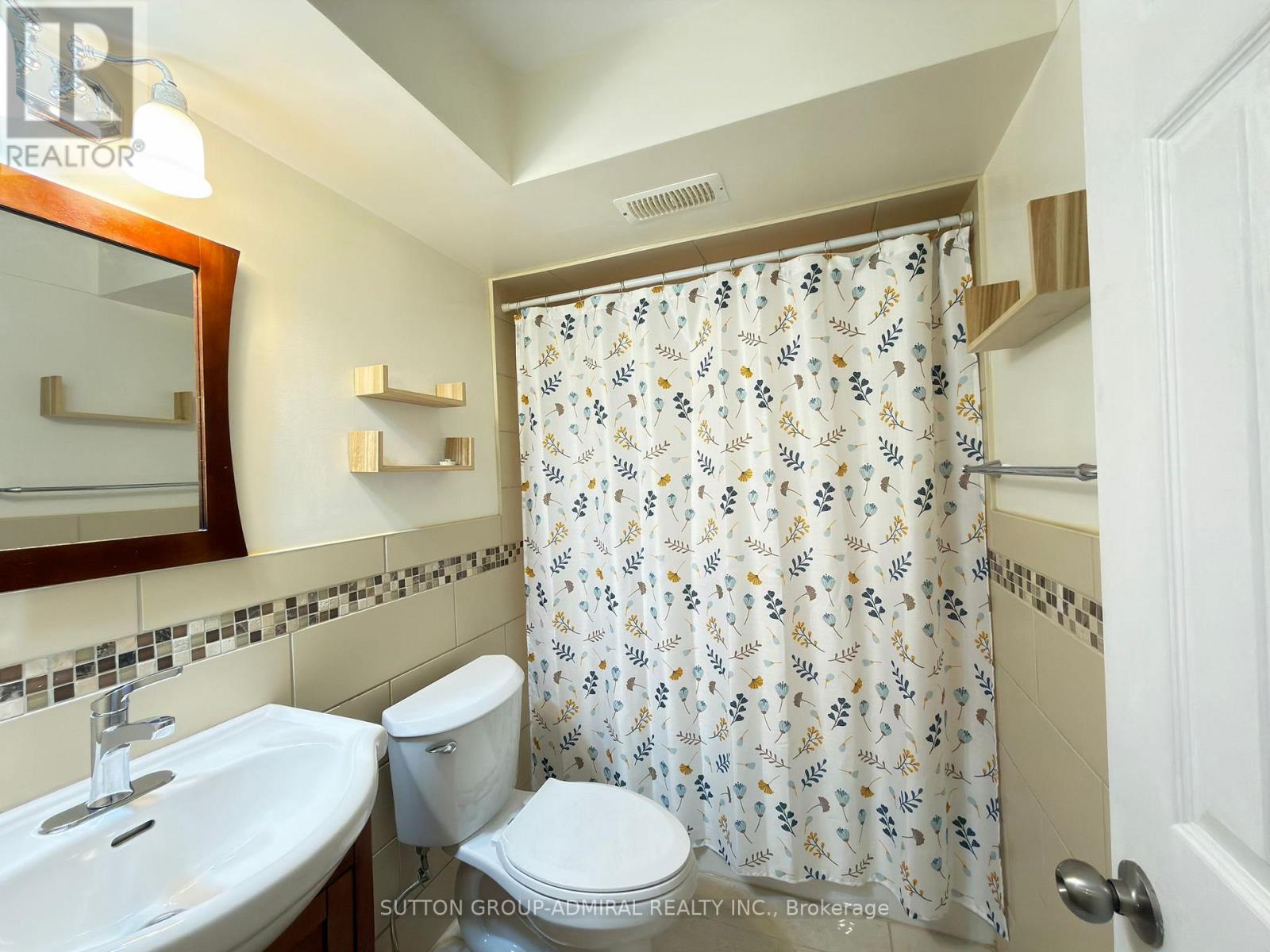 20 Aztec Court, Richmond Hill, Ontario  L4S 2W6 - Photo 9 - N13013336